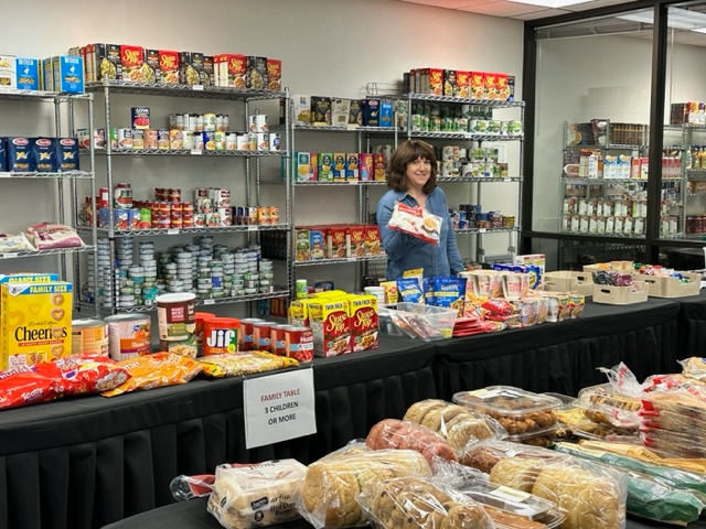 Food Pantry Volunteer Food Pantry Volunteer